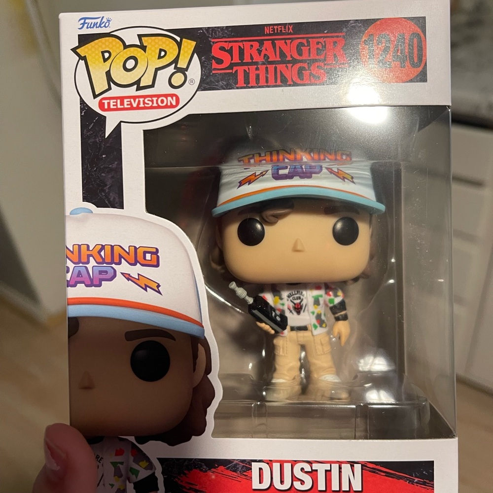 NIB Funko POP! TELEVISION - NETFLIX- SEASON 4- STRANGER THInGS- #1240 DUSTIN
